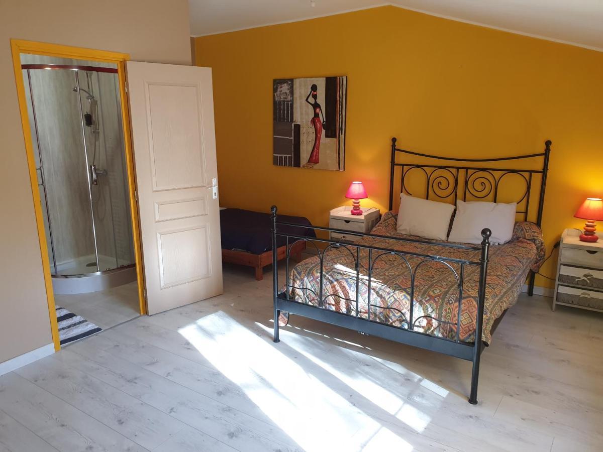 Chambre D'Hote De L'Elevage Du Lattay Les Hauts-d'Anjou Luaran gambar